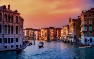 Stadt mit V: Venedig